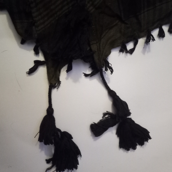 Shemagh by Combat Flip Flops - Picture 2 of 3